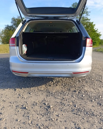 Volkswagen Passat cena 55555 przebieg: 195000, rok produkcji 2015 z Lubin małe 254